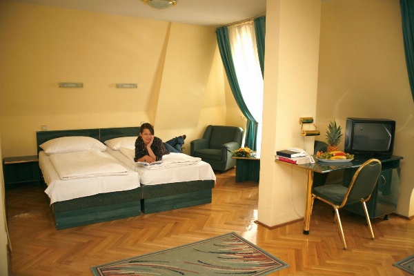 Hotel Bara image 7